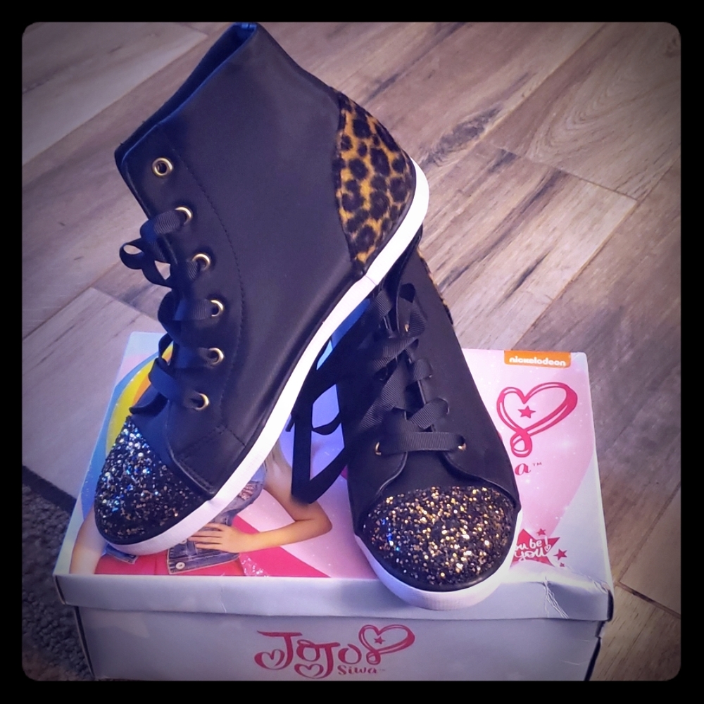 Super cute high top sneakers